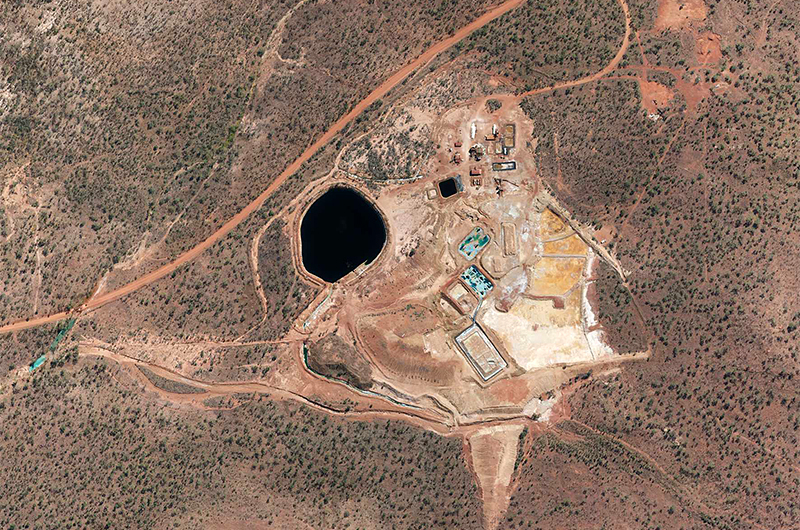 Aerial image of the Redbank Mine (2013) Aerial image of the Redbank Mine (2013)